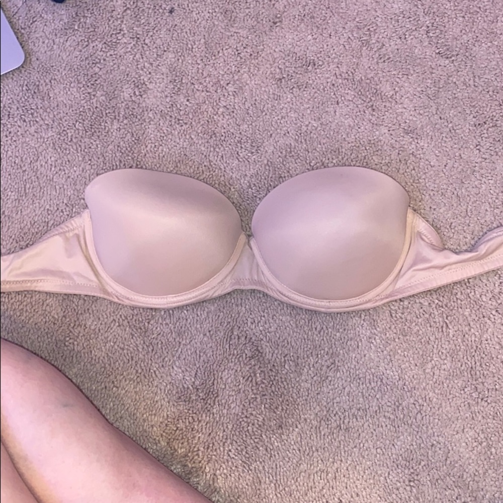Push-up strapless bra